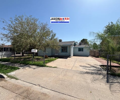 212 Red Robin property
